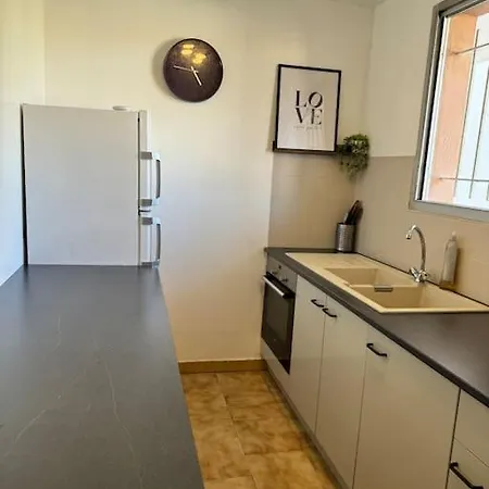 Grand 2 Pieces Pied Dans L Eau Juan Les Pins Appartement